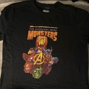 Marvel Avengers youth T shirt black size M